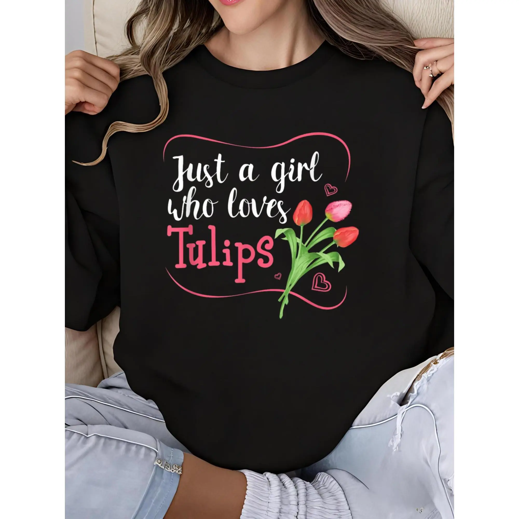 Women's Tulip Flower Print Crew Neck Long Sleeve Sweatshirt - Spring Garden Floral Design Casual Comfort Fit Top for Women