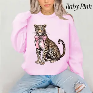 Luna the Leopard With Pink Bow Crewneck Sweatshirt Gildan Everyday Style Super Soft Unisex Fit Streetwear Graphic Top warm Womenswear Casual Printed Long Sleeved