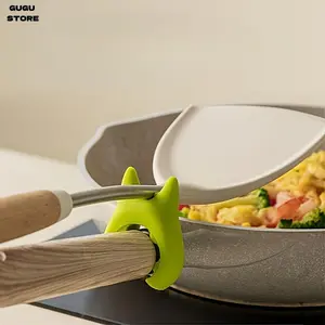 3pcs Random Color Multi-Functional Spatula Rack Pot Edge Anti-Scald Anti-Overflow Shovel Rack Creative All-In-One Cooking TPR Kitchen Utensil Placement Rack New Kitchen Multi-Functional Home Stove Utensil Shovel Spoon Universal Storage Rack