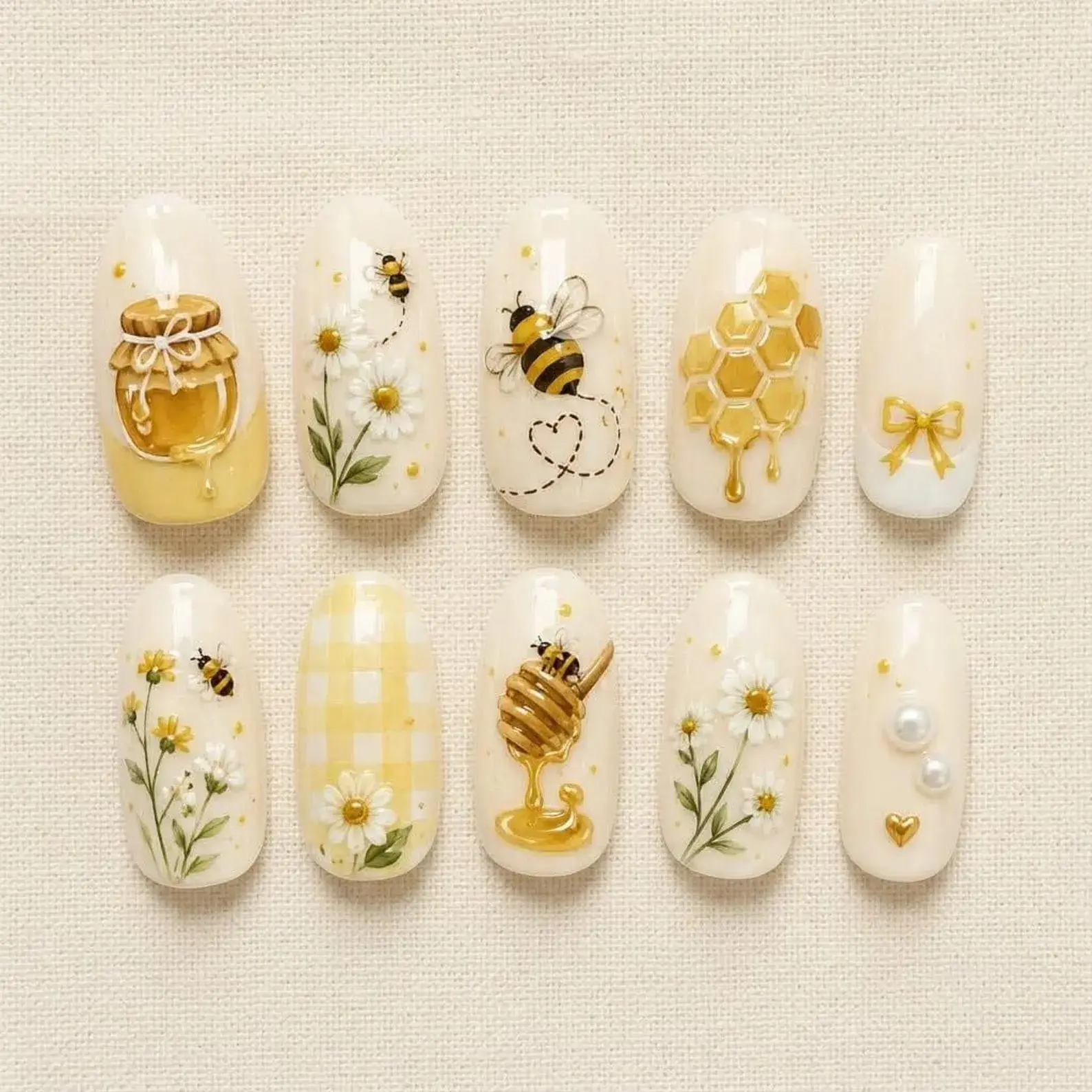 Handmade Honey Bee Press On Nails / Daisy Cottagecore Nail Set / Honeycomb Floral Spring Custom Reusable