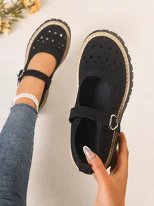 Women's Vintage French Thick Sole Mary Jane Shoes, Mary Jane Style, Summer Hollow Out Design, Suitable for Casual and Formal Wear, Comfortable and Stylish