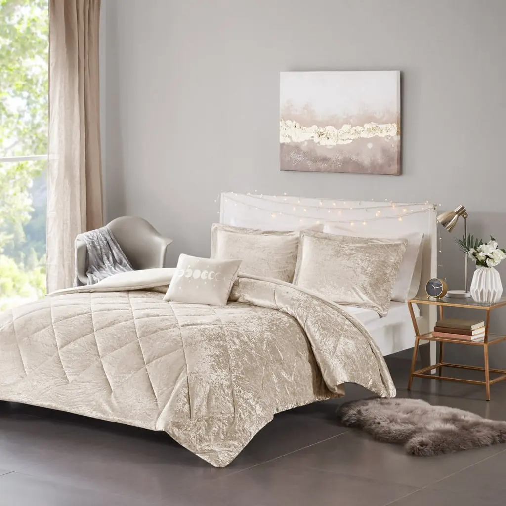 Intelligent Design Felicia Crushed Velvet Decorative Duvet Cover Set - King/California King, Champagne Glam Comfy Bedding Set, Microfibre with Button Closure, Throw Pillow, Inner Corner Ties, 104x90x0.13in, Machine Washable, Do Not Iron (ID12-2405)