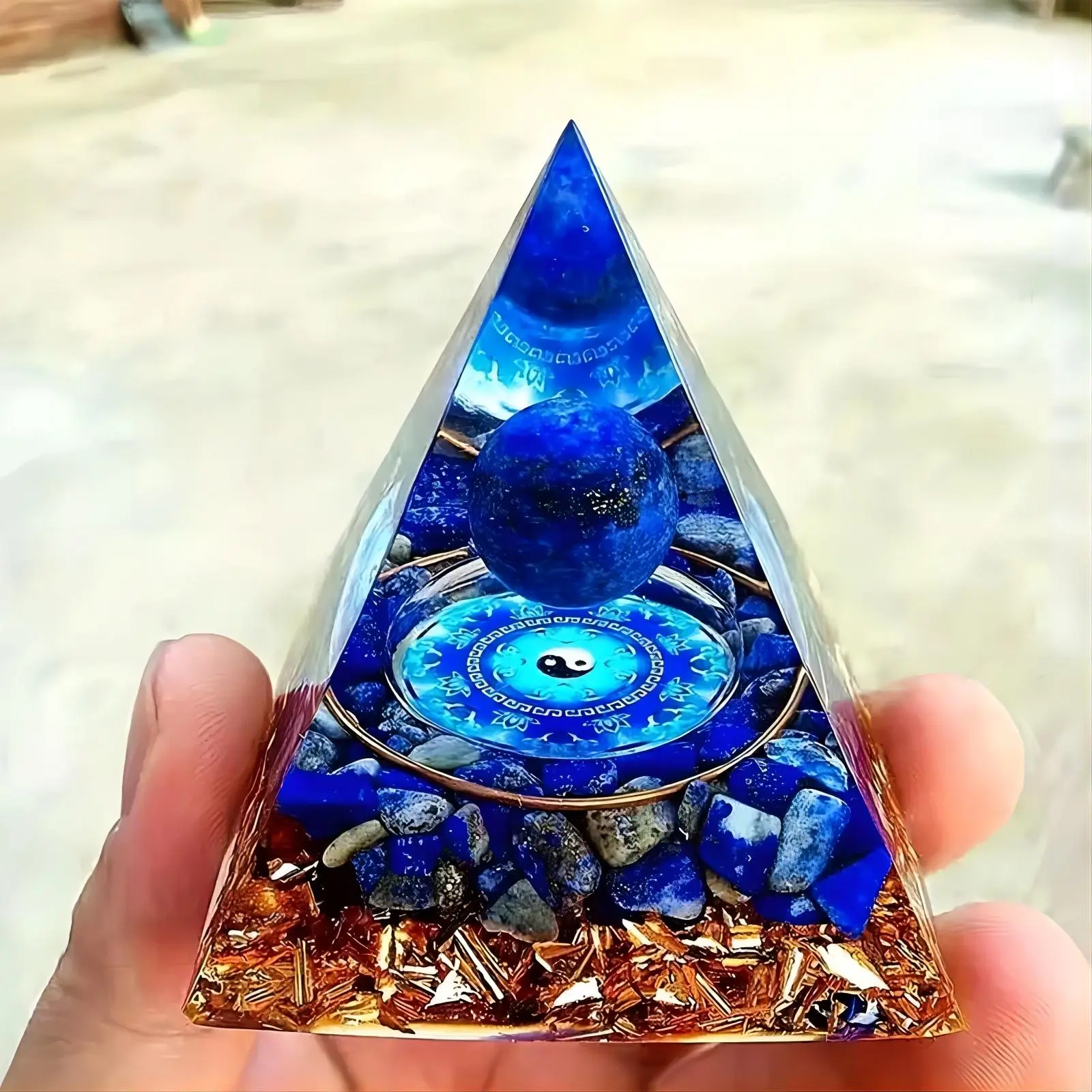 Orgone Pyramid Ornament for Positive Energy, Artificial Crystal Ball Decor Pyramid Energy Generator, Home Decor for Stress Reduction, Healing Meditation and Wealth Attraction, Resin Crystals, Crystal Decorative Ornaments