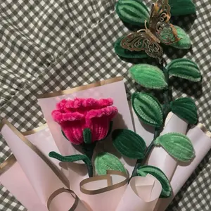 Handmade Pipe Cleaner Flowers Rose or Tulip - Waterless Long Lasting Decorative Art for Gifts & Home Decor