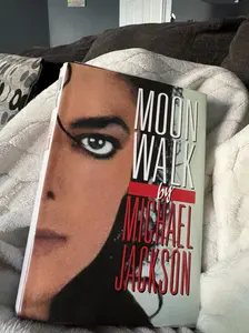 Moonwalk by Michael Jackson Book – Iconic Pop Music Memoir, Classic Celebrity Autobiography, Gift for Music Fans