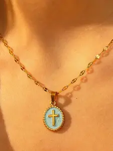 The golden circular mother of pearl heart-shaped necklace, Jewel Necklace, is a luxurious, fashionable, versatile, and high-end cross pendant collarbone chain, suitable for daily wear, vacation dates, and other occasions, Cross Charm Necklace