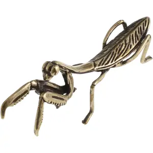 1PC Brass Praying Mantis Garden Sculpture - Brass Statue for Yard Art, Tea Table Adornment, Collectible Gift, & Spring Festival Décor in Golden Hue