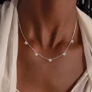 VRIUA Snowflake Necklace for Women  Elegant Gold and Silver Snowflake Pendant Charm Necklace for Girlfriend Wife Winter Minimalist Unique Versatile