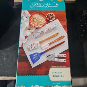 The Pioneer Woman Vintage Ditsy Tool Set Kitchen