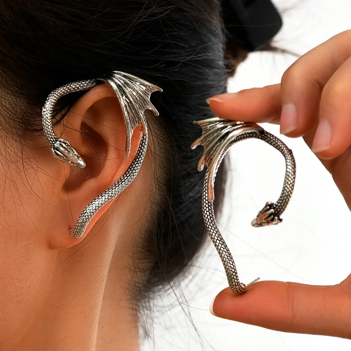 Unique Retro Alloy Dragon Ear Cuff, Bold And Exaggerated Dragon Ear Design, Unisex Punk Earrings