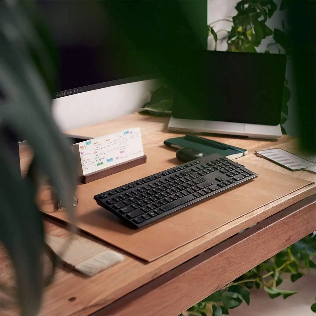 Oldis P1: Leather Desk Pad