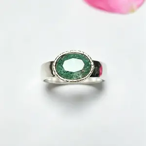 Oval-cut natural green stone two-tone ring, forest-inspired vintage two-tone green stone ring