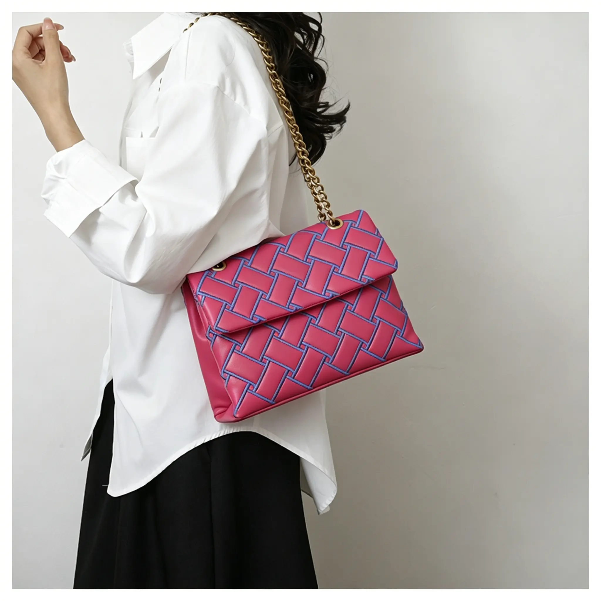 Two-Tone Geometric Quilted Chain Crossbody Bag for Women, Color Block Flap Shoulder Bag, Trendy Small Handbag for Daily Commute Travel