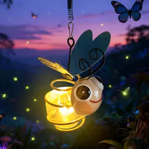 Metal Solar Bee Outdoor Sculpture Light, Cute Animal Night Lighting for Garden Decor, Unique Gift for Courtyard Decoration
