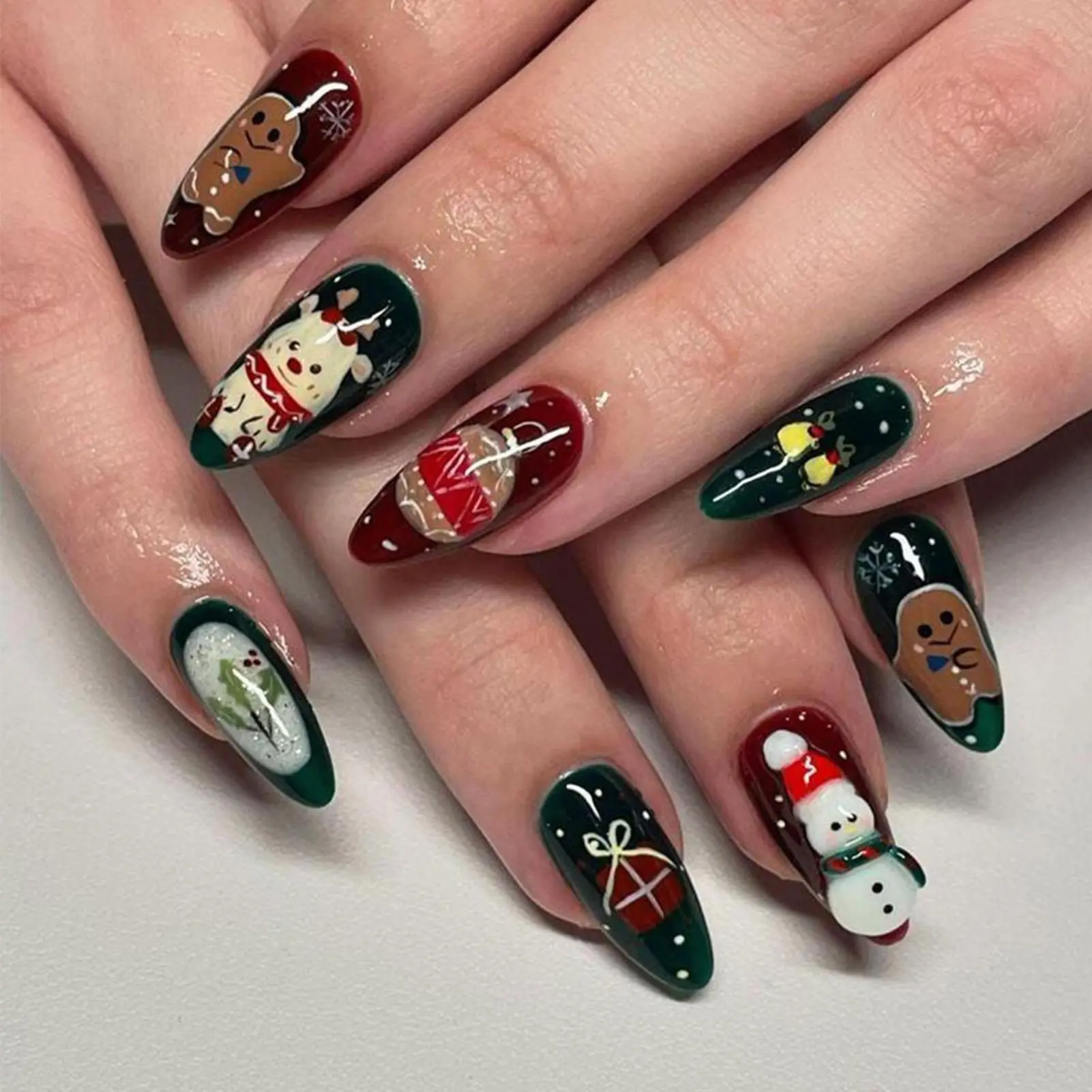 24pcs Women's Press On Nails Christmas Party Festive Almond Artificial Nail Tips Snowflake Reindeer False Nails