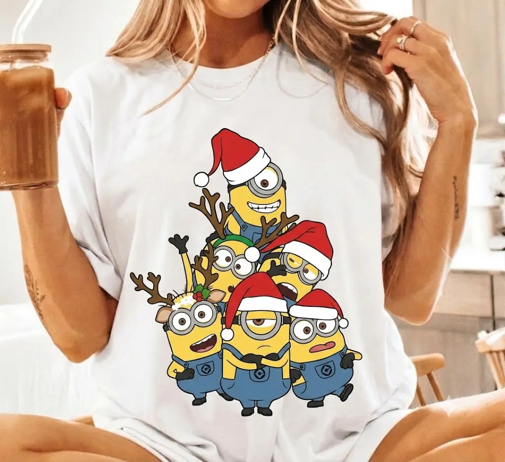 [FREESHIP] Personalised Christmas Minion Tee Cute Minion Birthday Shirt Funny Graphic Shirt Cute Cartoon Character Top Minion Lover Funny Minion Tee Shirt, Y2K Streetwear T-Shirt, Unisex Crew Neck