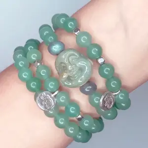 Custom crystal bracelet during live