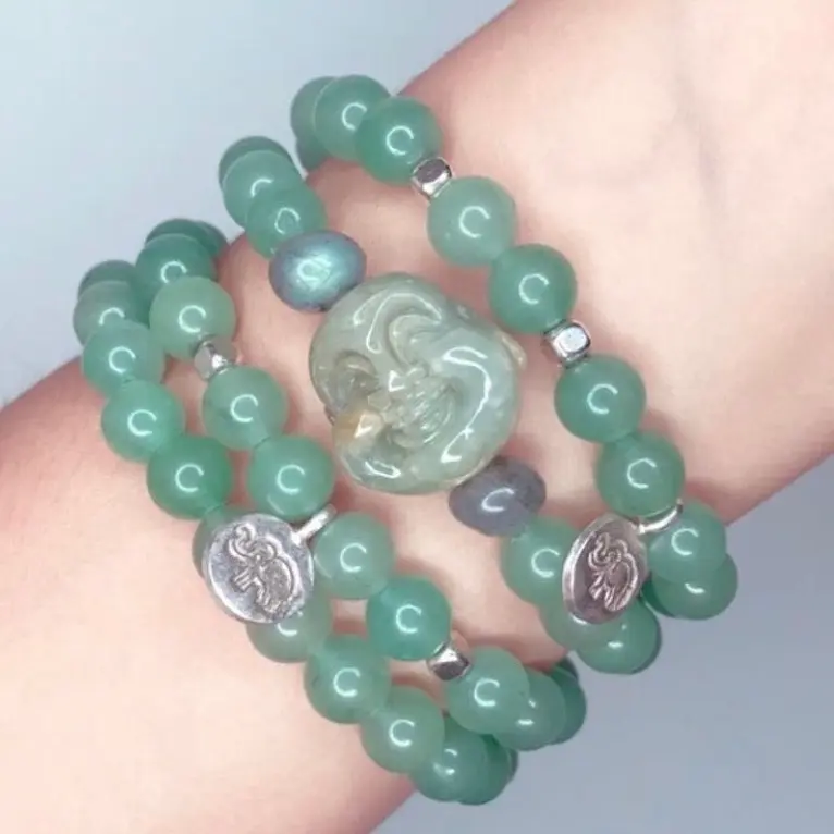 Custom crystal bracelet during live