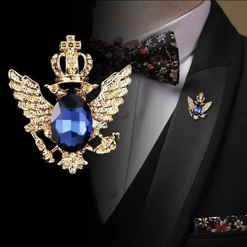 Vintage Winged Double-Angle Wing Copper Eagle Badge - Luxury Rhinestone Metal Brooch, Unisex Formal Wear Collectible for Suits & Retro Coats