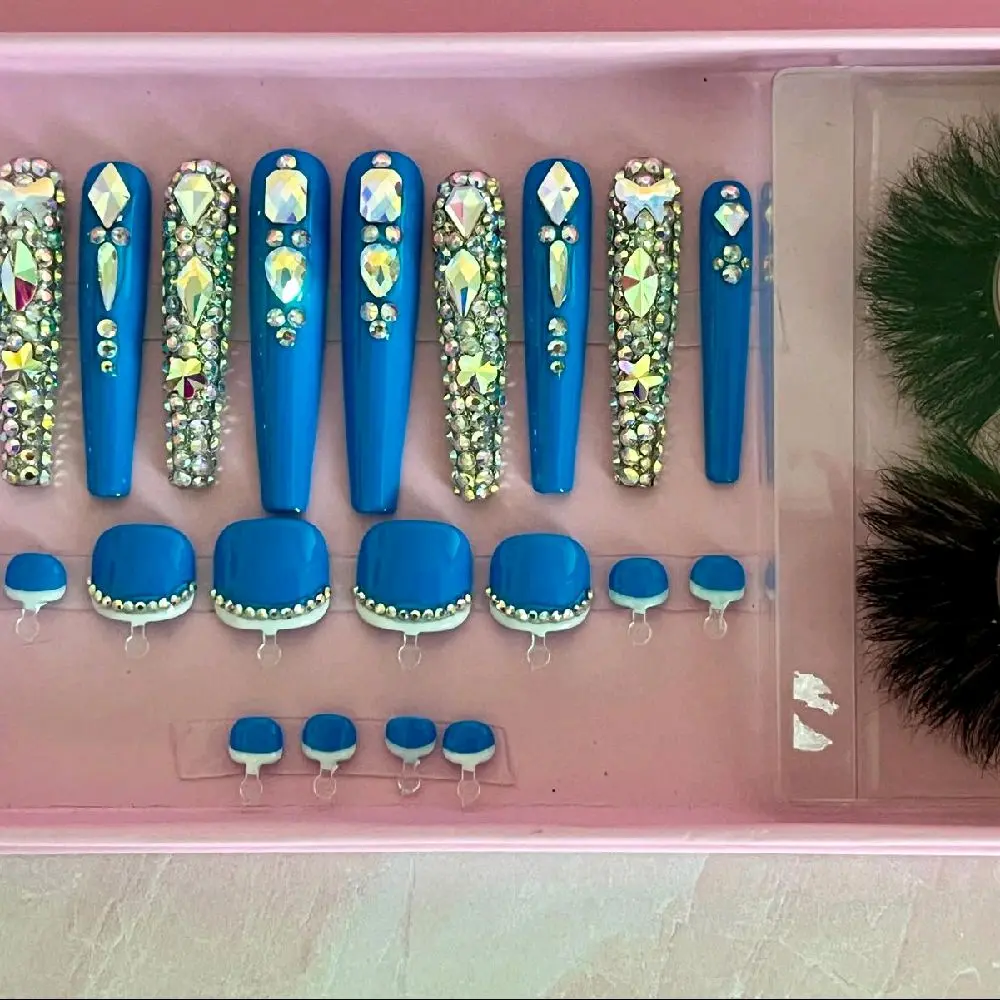 Press on Nail and Lashes set