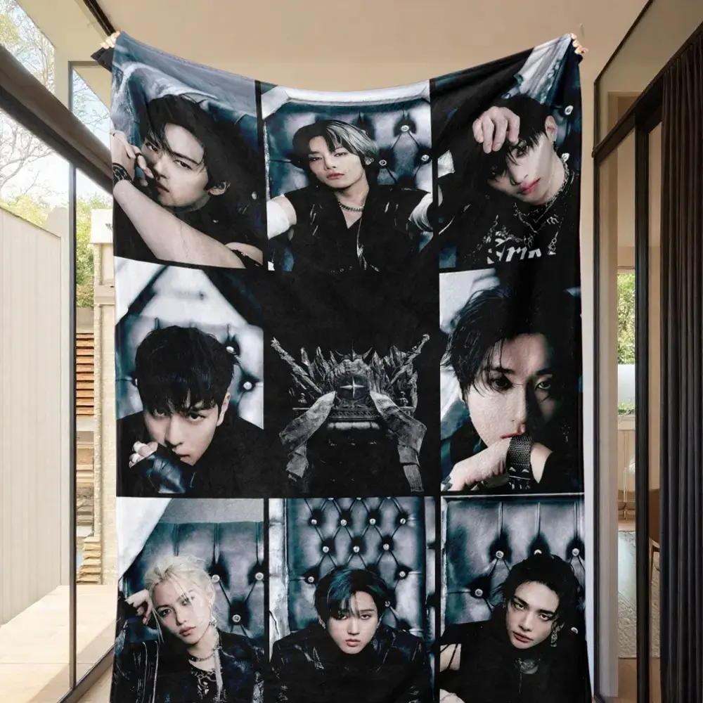 1pc South Korean Skz Member Unique Style Fleece Blanket with HD Print, Ultra-Soft Fabric for All Seasons, Perfect Sofa Movie Blanket & Warm Camping Gift, Soft Blankets, Soft Comfy Blanket, Soft Cozy Blanket