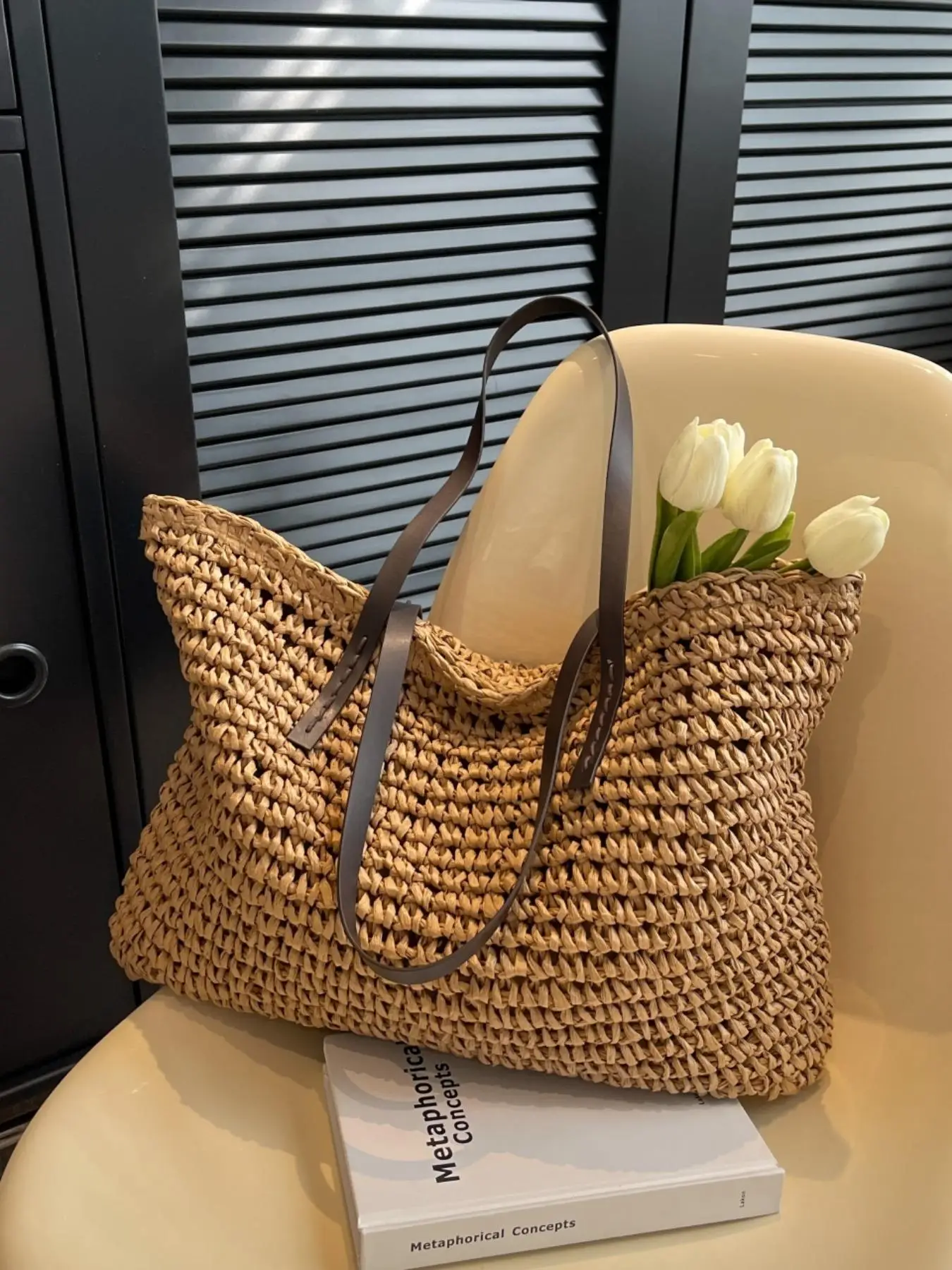 Women's Summer 2025 Trendy Straw Tote Bag, Casual Large Capacity Boho Style Shoulder Bag for Travel, Fashion All-match Bag for Daily Use for Women &