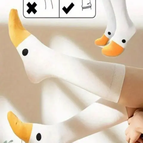 Unisex Cartoon Duck Mid-Calf Socks, Soft and Comfortable for Spring, Fall & Winter