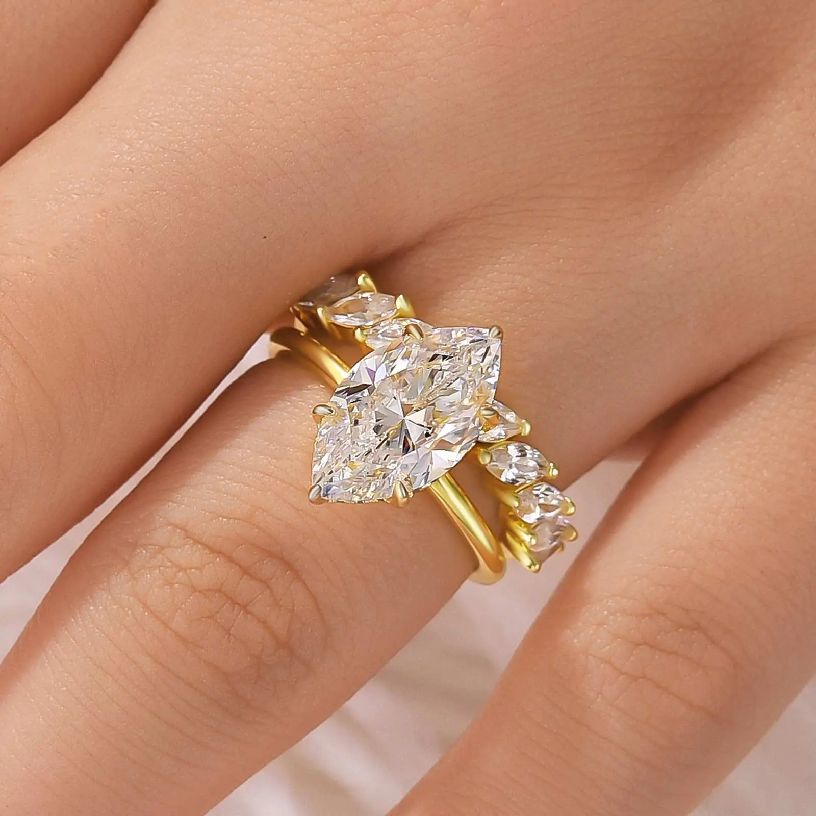 MAXINEJEWELRY Women's 2PC 4.0ct Marquise Cut 5A Cubic Zirconia Engagement Ring Set - Bridal Wedding Jewelry for Proposal, Anniversary, Engagement Rings