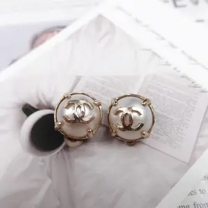 Pre-owned Chanel Pearl CC White Earrings T10254397