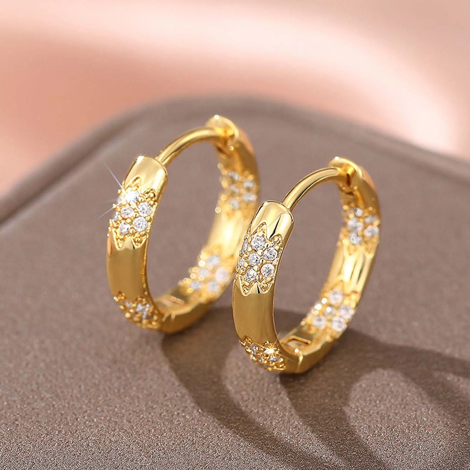 Hollow Floral Zircon Huggie Earrings – Unisex Hypoallergenic Party Jewelry Gift
