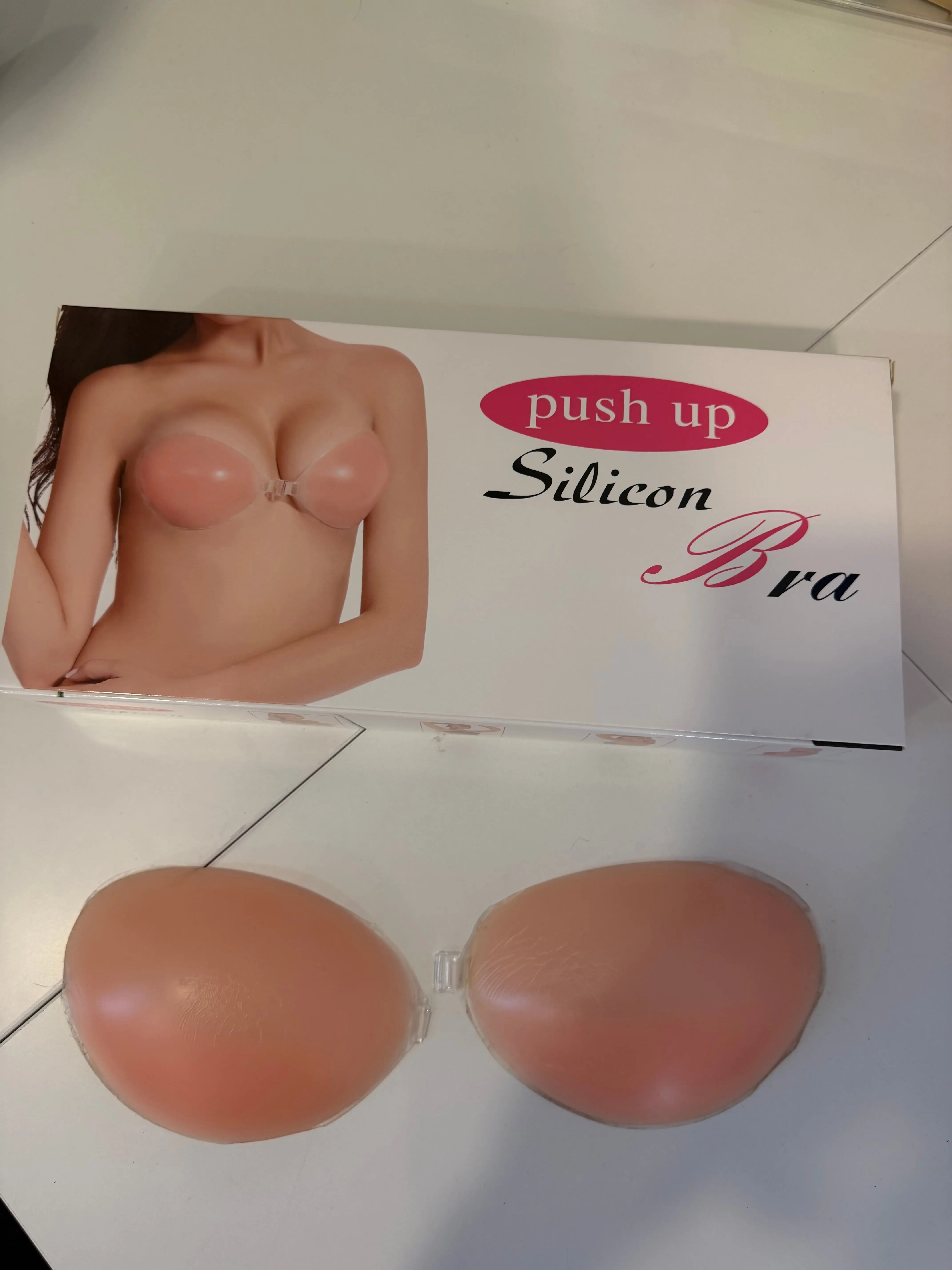 Sticky bra