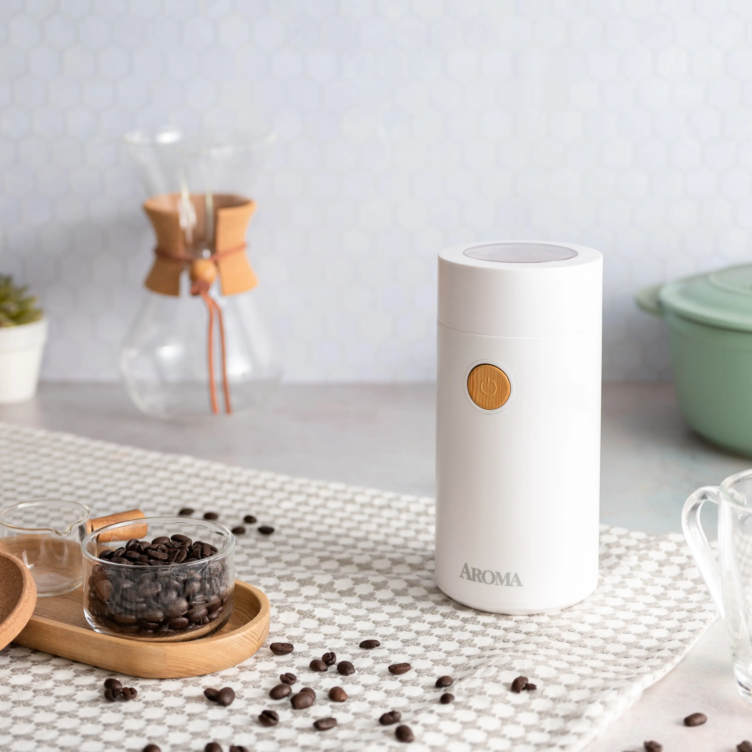 AROMA Mini Coffee Grinder and Electric Herb Grinder with 304 Stainless Steel Grinding Blades (40 g.) AROMA Mini Coffee Grinder and Electric Herb Grinder with 304 Stainless Steel Grinding Blades (40 g.)