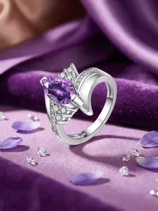 Elegant Geometric Ring with Micro-Pave Design, Unique Horse Eye Line Pattern, Copper Chain Material, Stylish Jewelry for Women