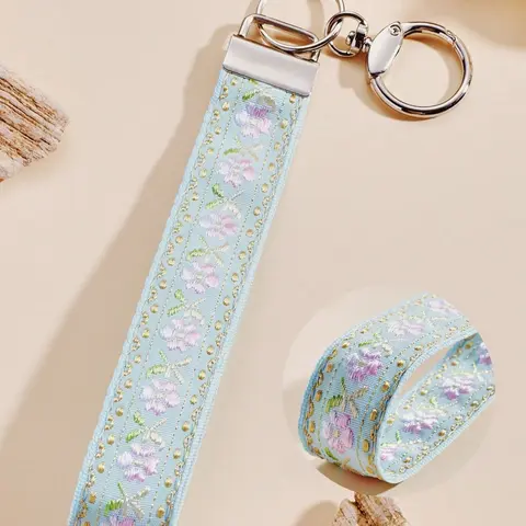Women's Zinc Alloy Keychain with Embroidered Floral Belt, Keychain Wristlet Strap, Fashionable Car Key Chain, Perfect Gift for Women, Universal Key Holder, Keychain Jewelry, Floral Pattern Keychain