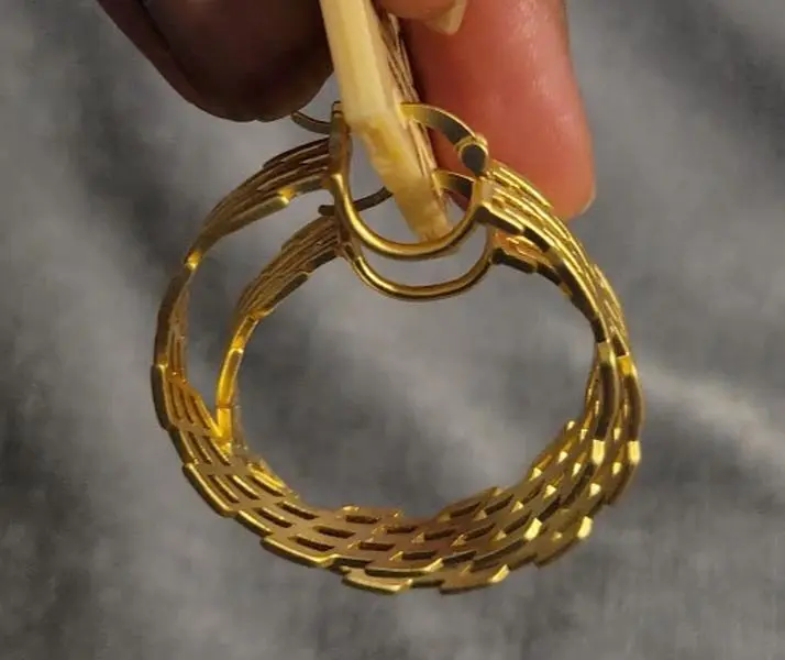 Loop design earing