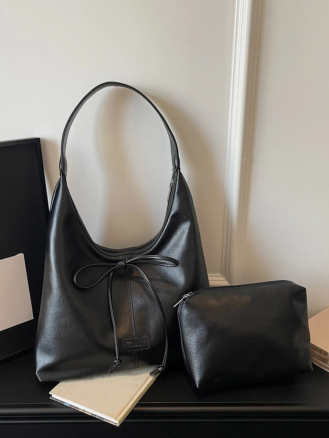 Niche design simple leisure shoulder bag, fashion bow decorative commuter shoulder bag, Bow shoulder bags, versatile classic tote bag suitable for office workers, students, daily travel, shopping