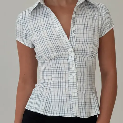 Women's Plaid Print Short Sleeve Fitted Button Up Collared Blouse, Casual Buttoned Shirt for Summer, Plaid Blouse for Daily Wear, Casual Everyday Tops