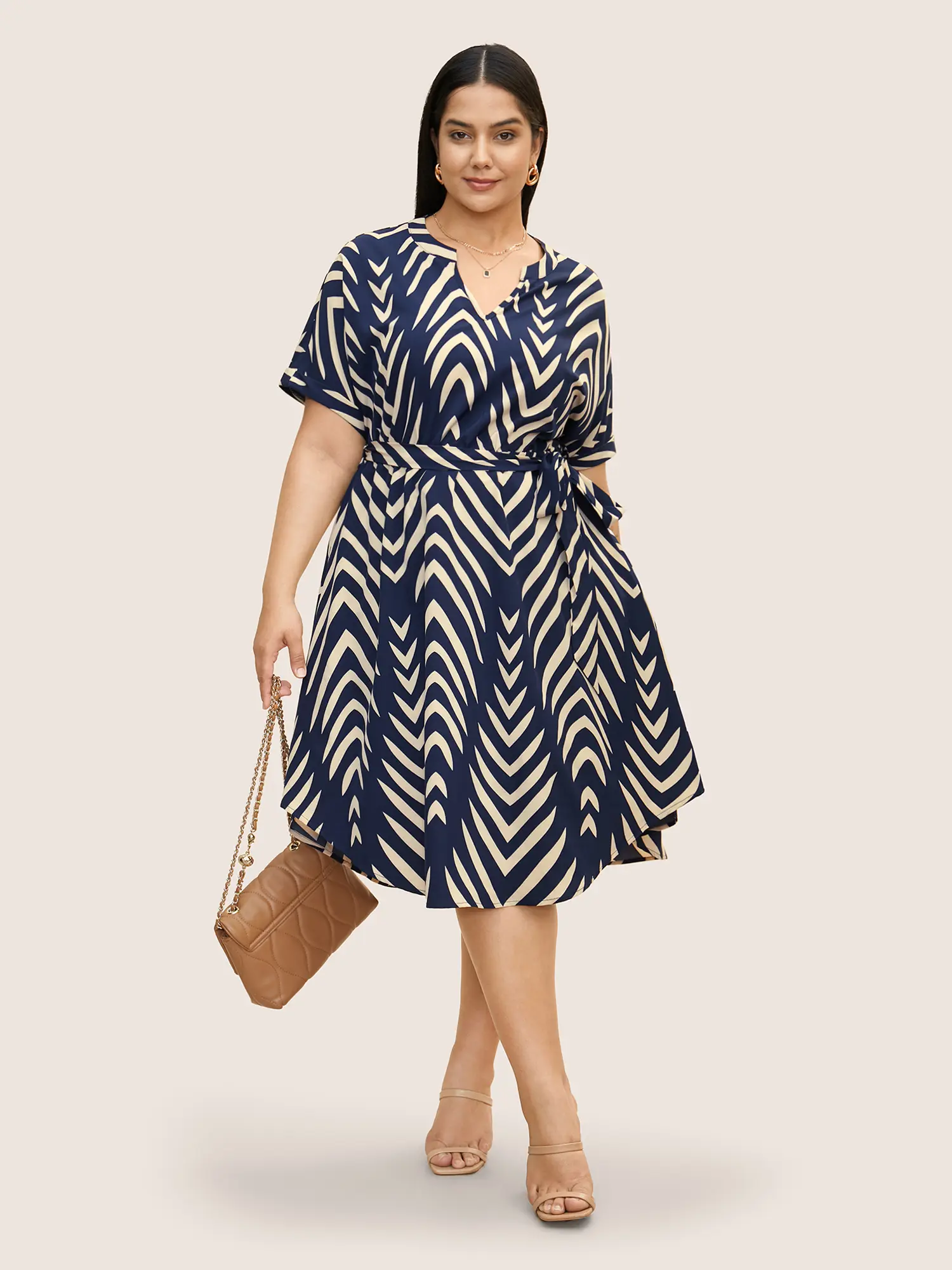 BLOOMCHIC Women's Color-Accented Casual Dress - Polyester-Spandex Fabric, Belted Geometric Design, Dolman Short-Sleeve, Curved Hem, Smooth Flat Fit, Pocket, for Casual Summer Wear (Womenswear), Shortsleeve, Color-Accented Casual Dresses Fit Violet