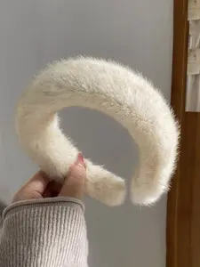 1pc women's plush Puffy headband, made of soft mink fur material, solid color fashionable and versatile, warm hair headband for autumn and winter, suitable for office, campus, New Year gifts, daily casual hair accessories, Headbands Women