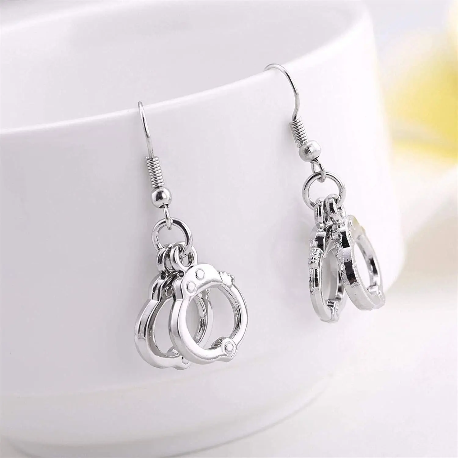 Women's Cute Alloy Metal Coating Handcuffs-Shape Lightweight Drop Earrings, Punk Trendy 18*14 mm 6.14g Costume Jewelry Accessory