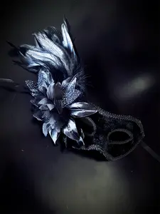 Velvet Feather Mask - Black