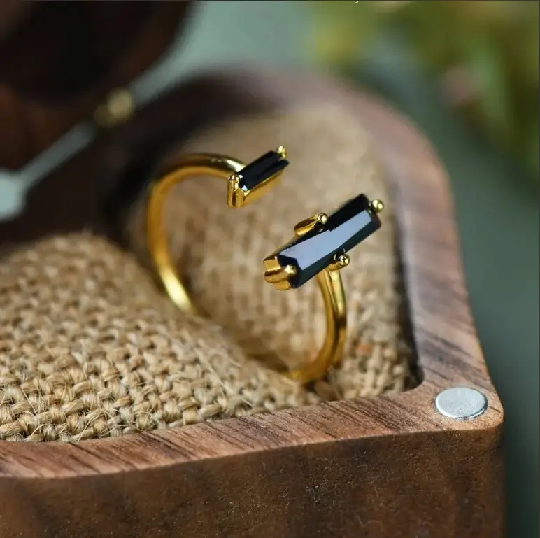 Natural Black Onyx Stone 18K Gold-Plated Ring Band Open Ring Minimalist Resizable Ring US 6 ~ 8