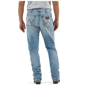 112367904 Wrangler Men's Retro Slim Boot Jean - Jones