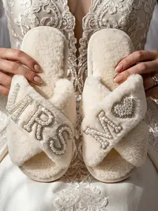 Customizable Letter MRS. M, Casual Indoor Shoes,  Wedding Slippers for Bride and Bridesmaids, Open-Toe Slide Fuzzy Slippers with Pearl Heart Design, Perfect Gift for Women Wedding Day Footwear，Bridal Shower Gift