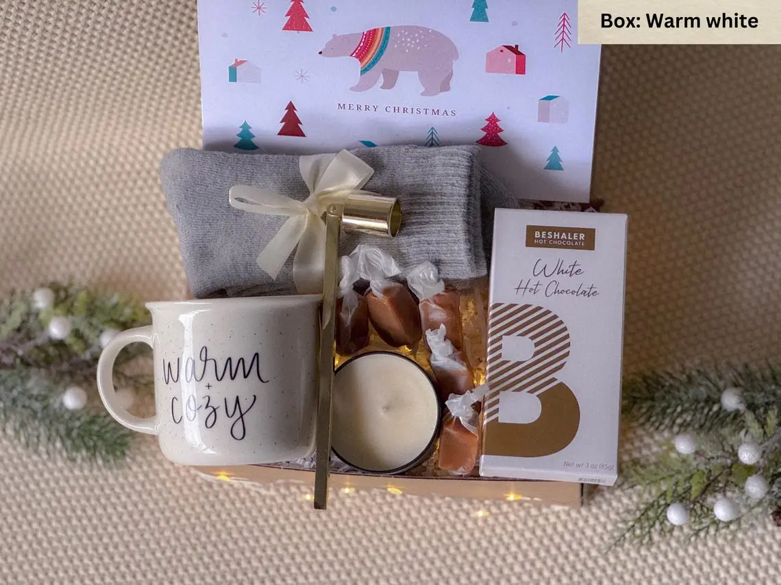 Christmas Gift box, Secret Santa gift box, Hygge Christmas gift box, Holiday Gift Box,  Holiday Corporate Gifts, Christmas gift basket | Trendy Gift Box