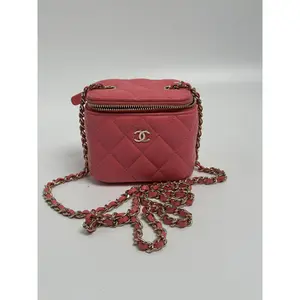 Pre-owned CHANEL Leather Crossbody Bags Monogram Quilted Mini Vanity Case With Chain Crossbody Bag JA874CC