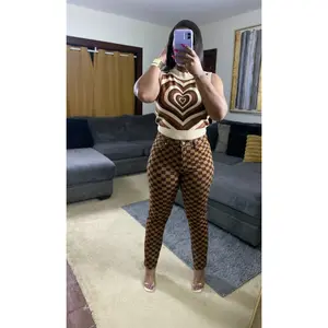 Women's Trendy Brown Checkered Pants & Retro Heart Crop Top Set – Vintage Chic Two-Piece Outfit