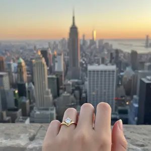 GIA Certified 1.01 ct H VS2 Radiant Cut Diamond Ring – 18K Gold