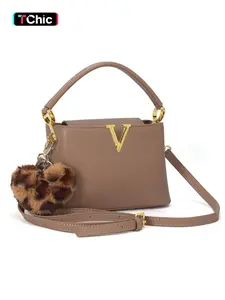 Luxury Women's Gold V-Logo PU Handbag, Leopard-Print Heart Pom-Pom Charm, Evening Bag, Versatile Shoulder Bag, Crossbody Bag with Detachable Shoulder Strap, Suitable for Weddings, Parties, and Formal Occasions, Fashion Crossbody Bag