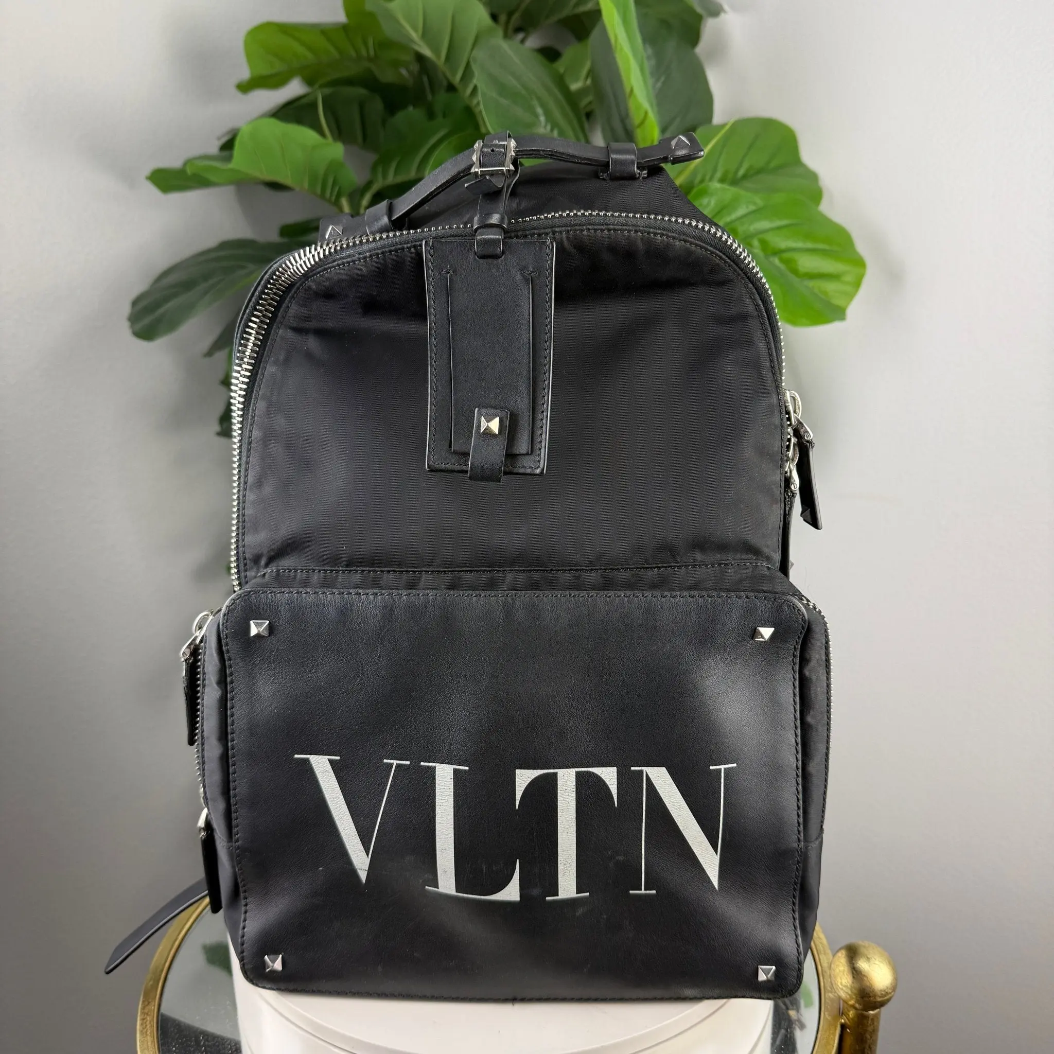 Pre-owned Nylon Backpacks Verified Authentic Valentino Garavani VLTN Black Backpack with Good Rockstud Details